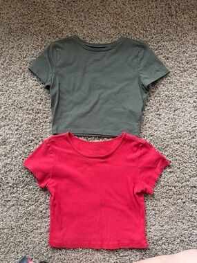 Bundle 2 crop top shirts Olive Green & Red